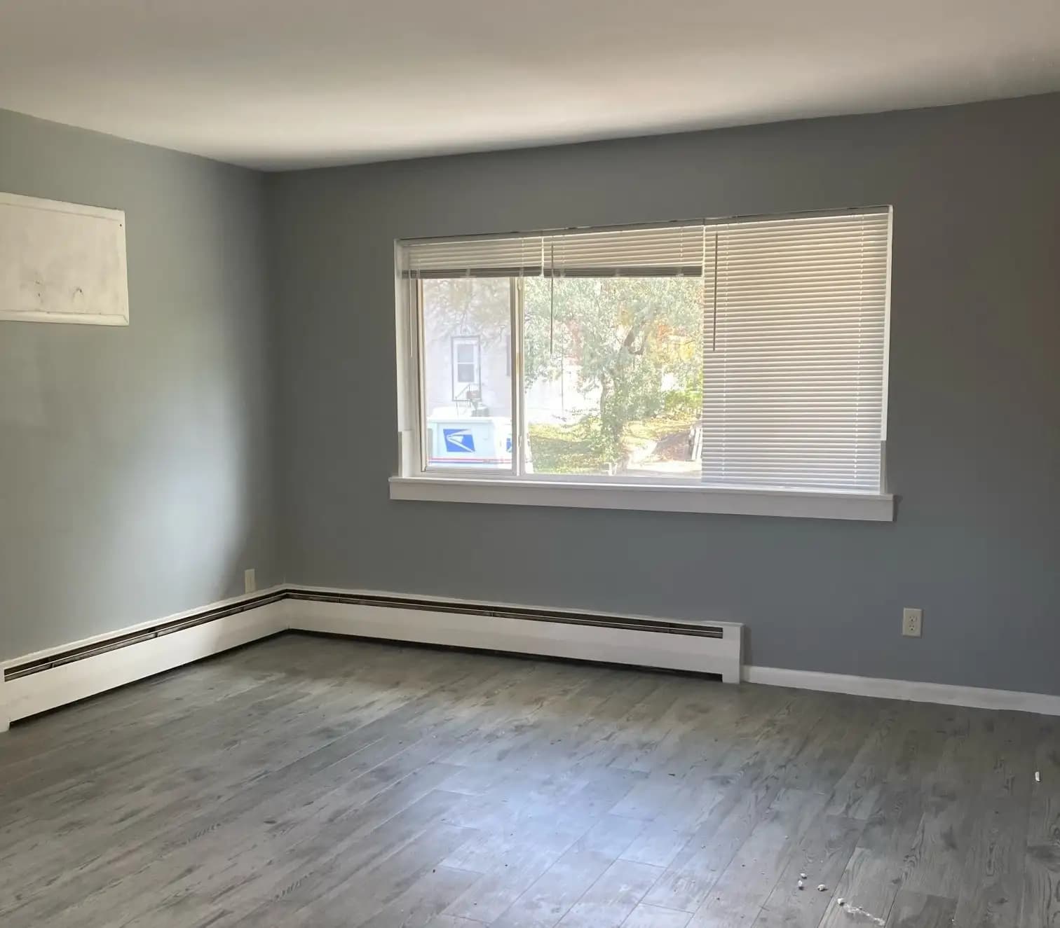 4546 Tyler St NE - View 3