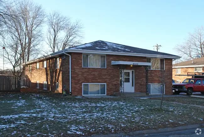 4546 Tyler St NE - Main view