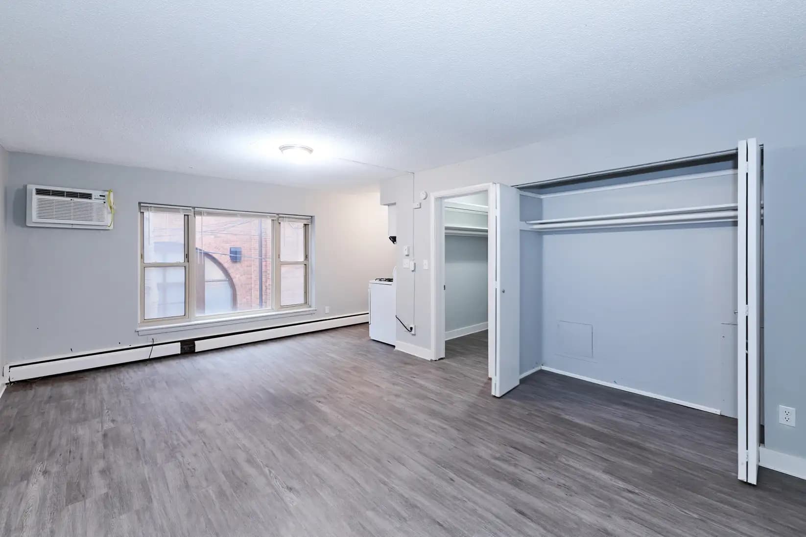 2110 Park Ave - View 8