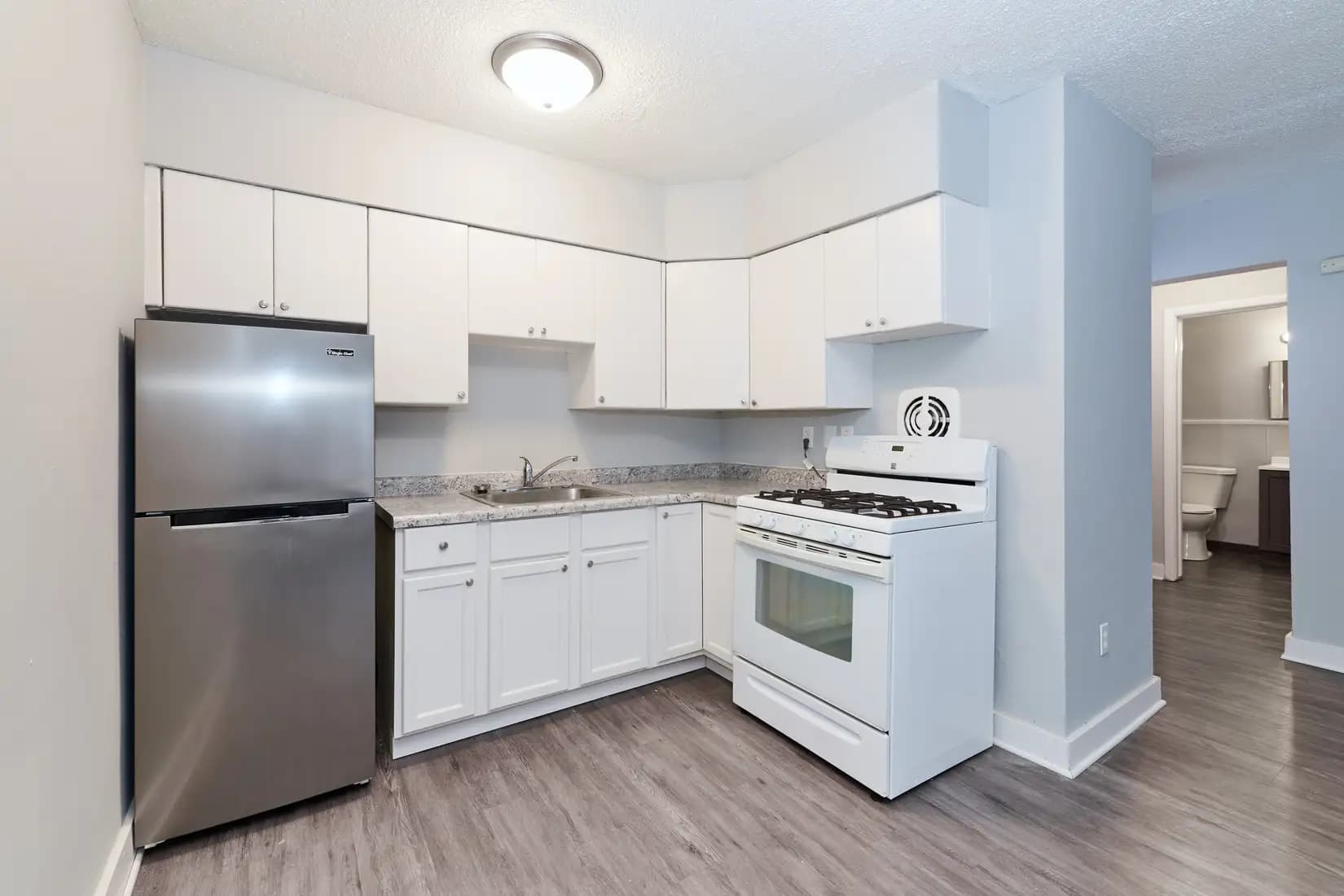 2110 Park Ave - View 6