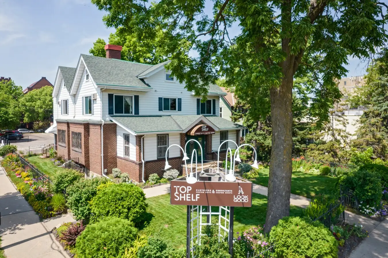 3040 Lyndale Suite 204